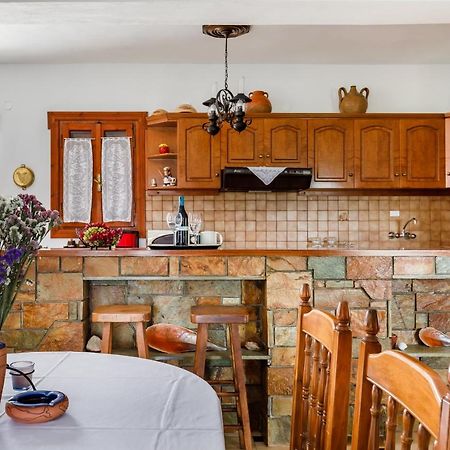 Ourania Apartment Skopelos Town Bagian luar foto