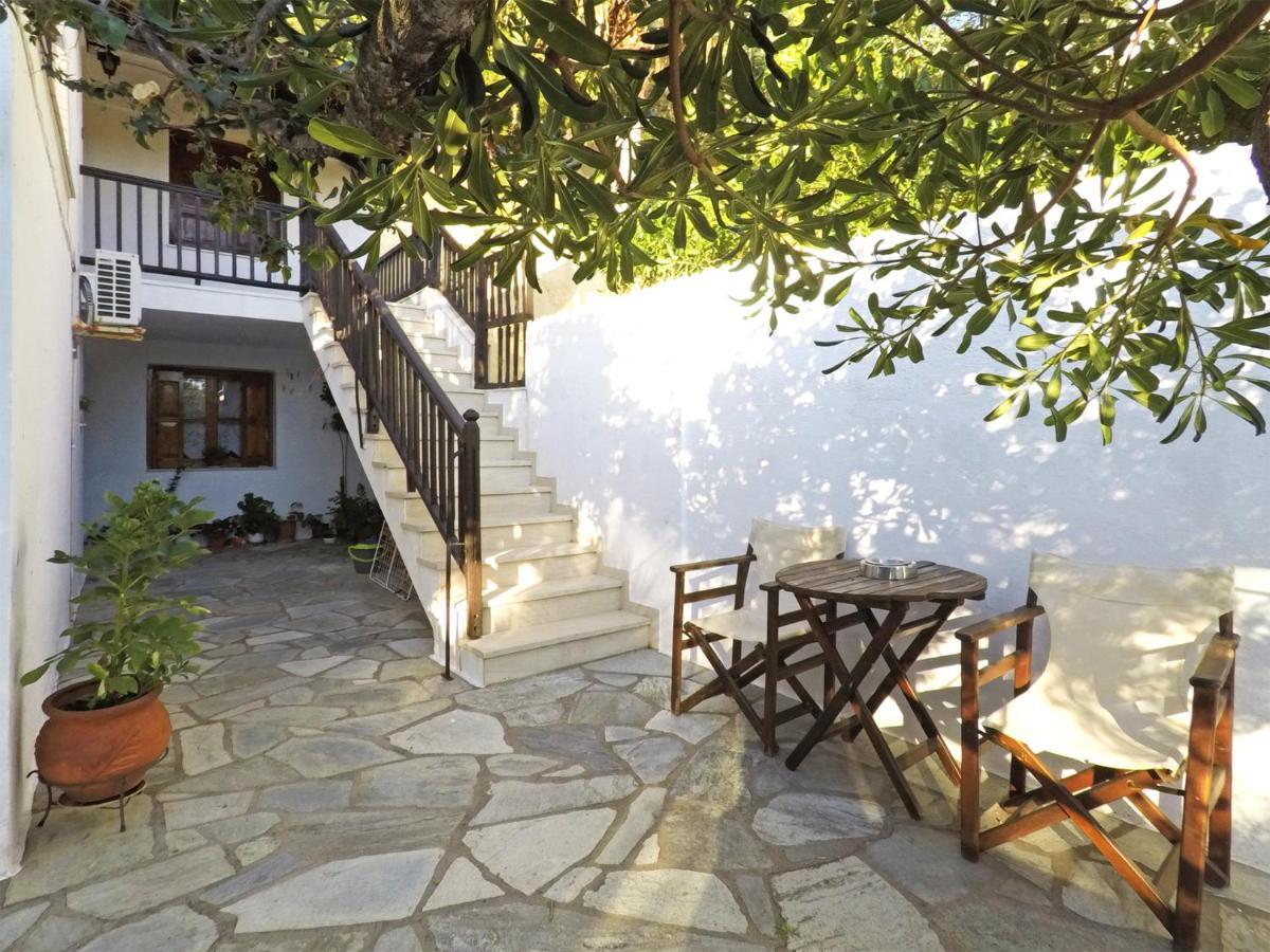 Ourania Apartment Skopelos Town Bagian luar foto