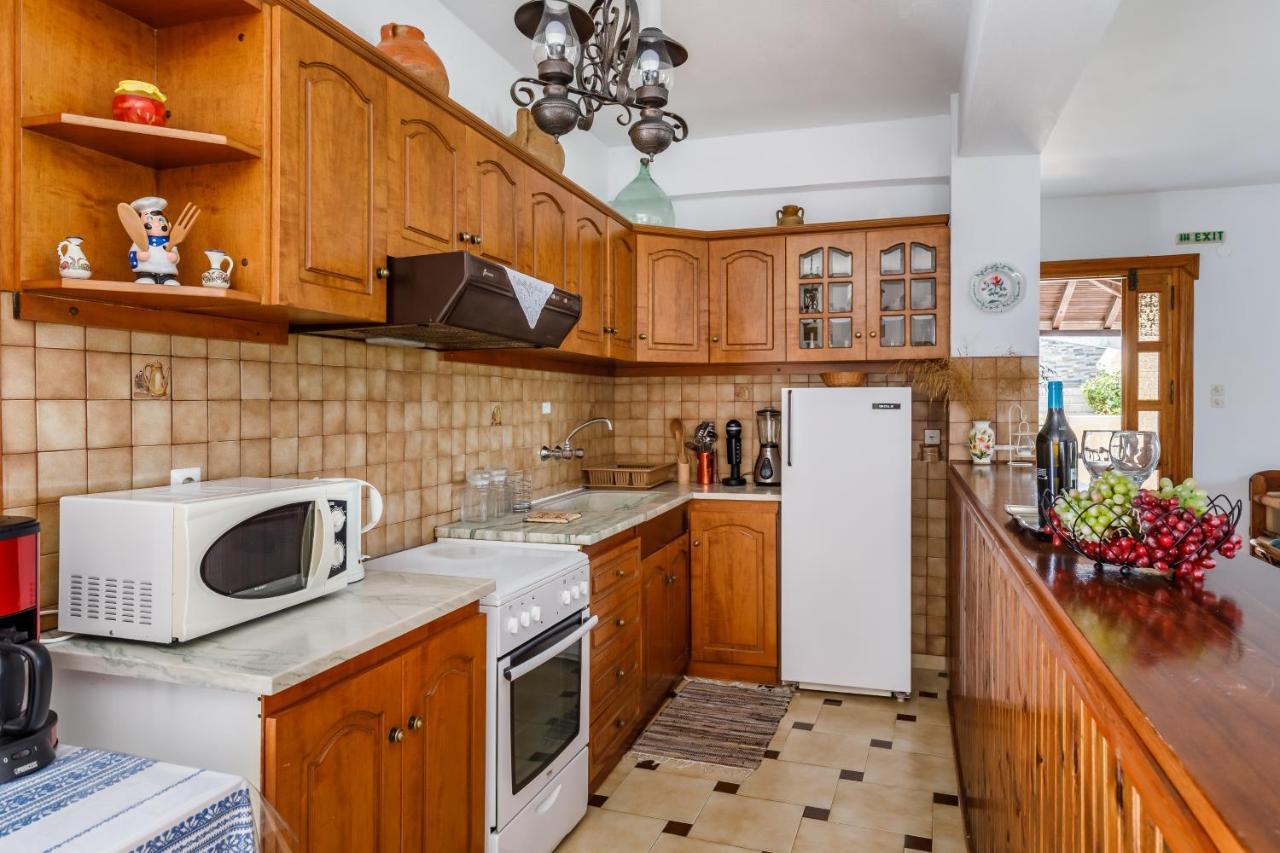 Ourania Apartment Skopelos Town Bagian luar foto