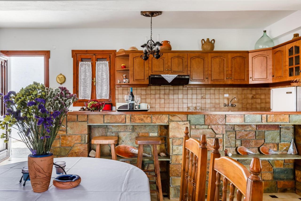 Ourania Apartment Skopelos Town Bagian luar foto