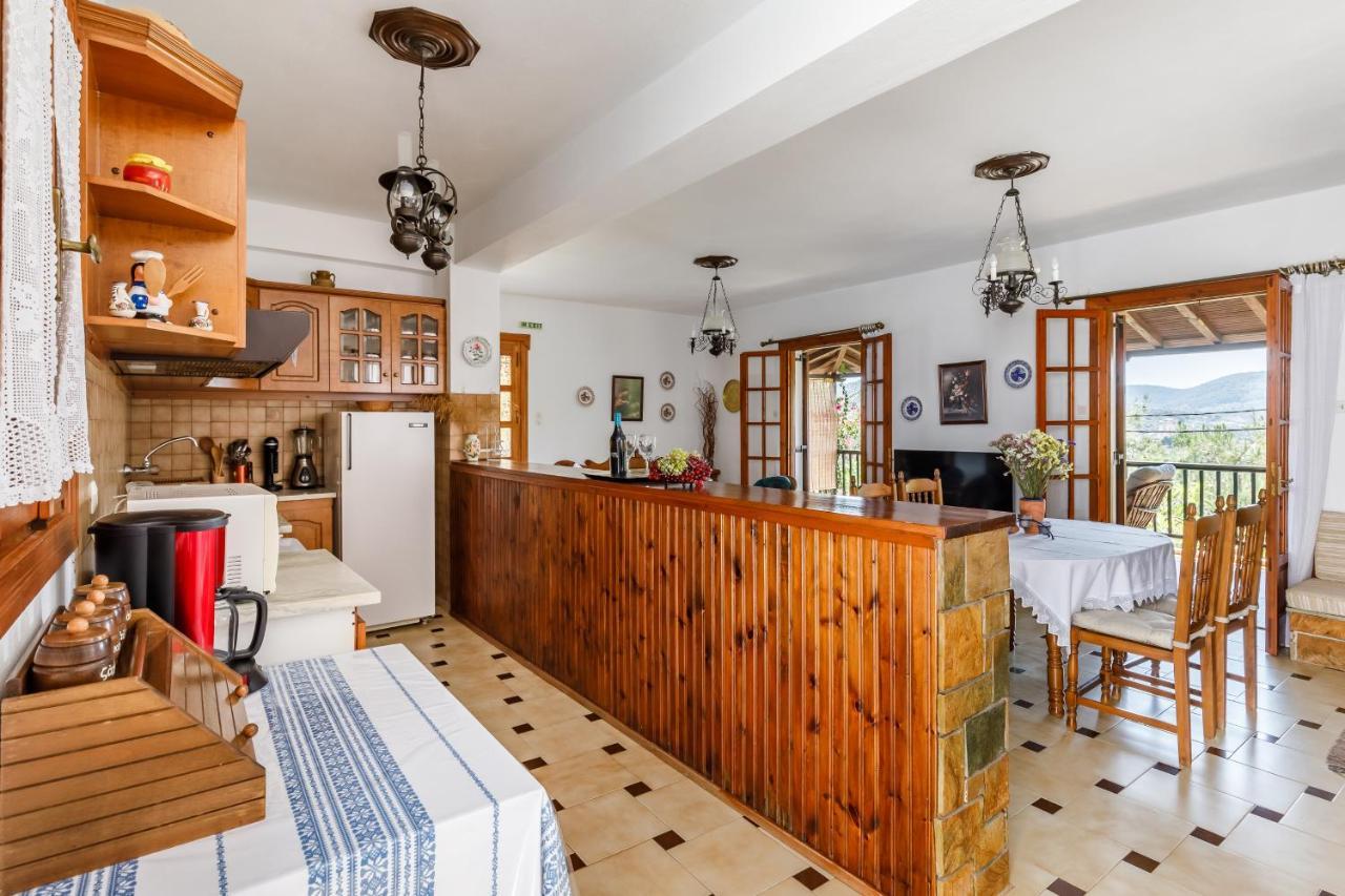 Ourania Apartment Skopelos Town Bagian luar foto