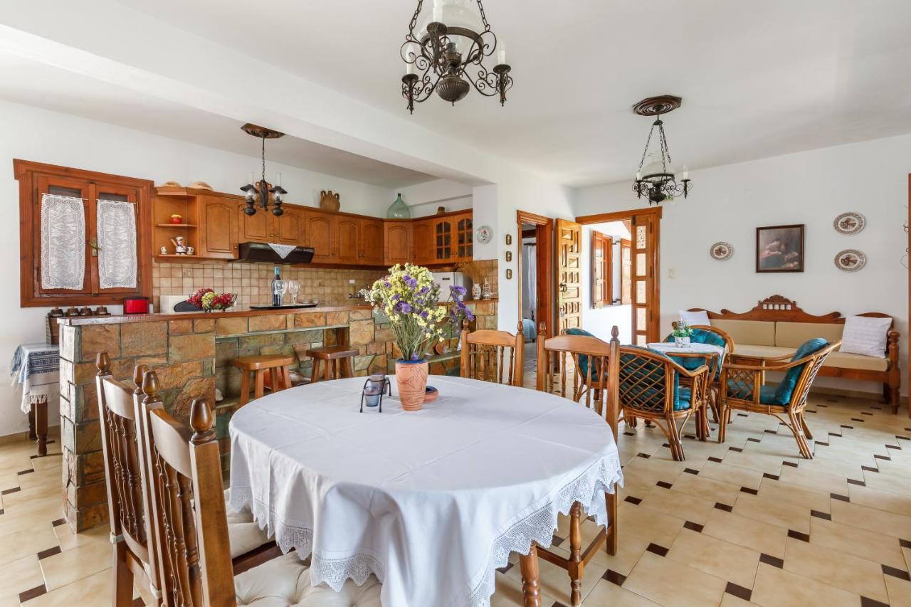 Ourania Apartment Skopelos Town Bagian luar foto