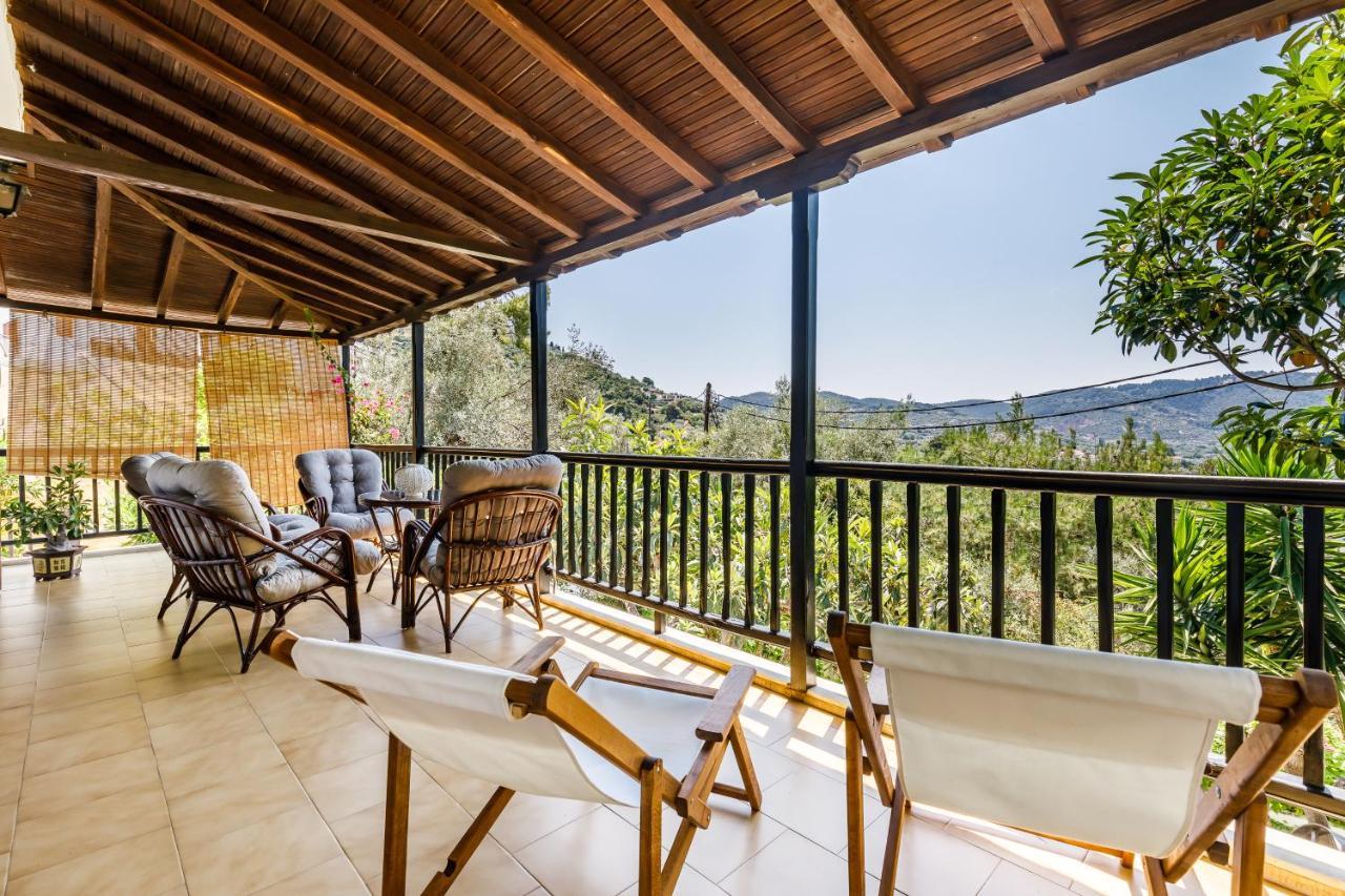 Ourania Apartment Skopelos Town Bagian luar foto