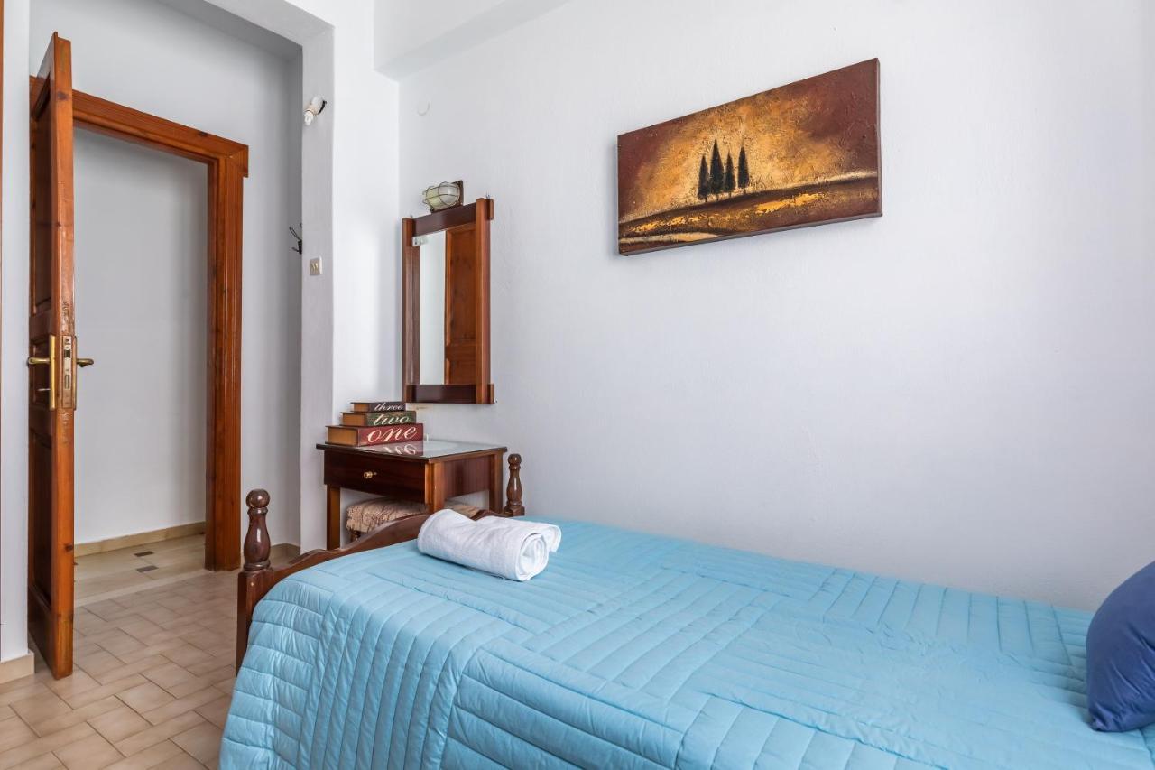 Ourania Apartment Skopelos Town Bagian luar foto