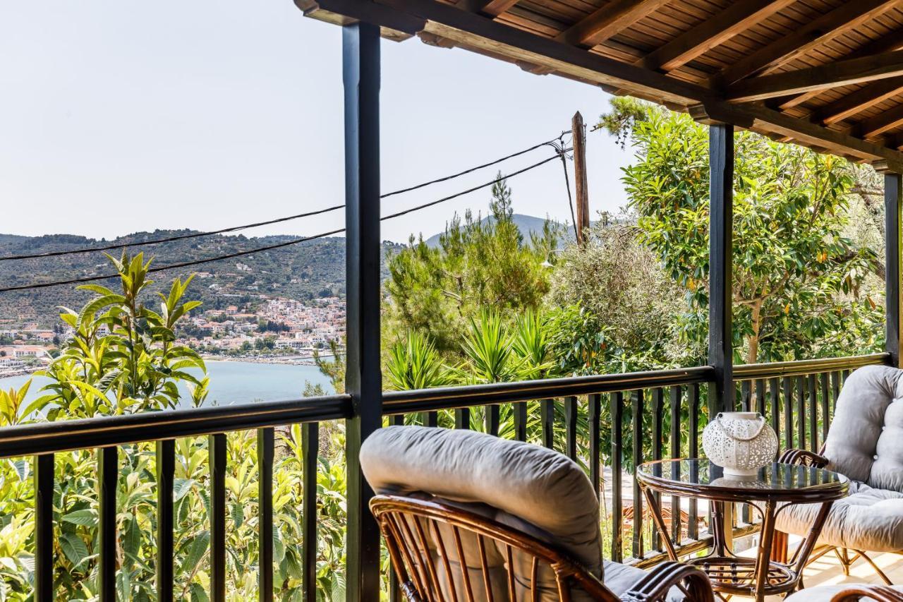 Ourania Apartment Skopelos Town Bagian luar foto