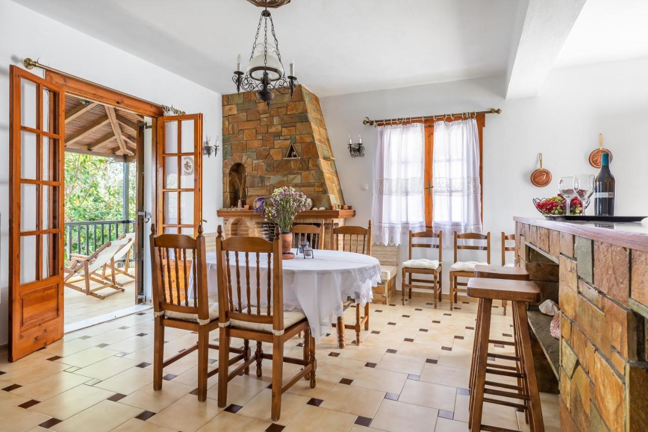 Ourania Apartment Skopelos Town Bagian luar foto