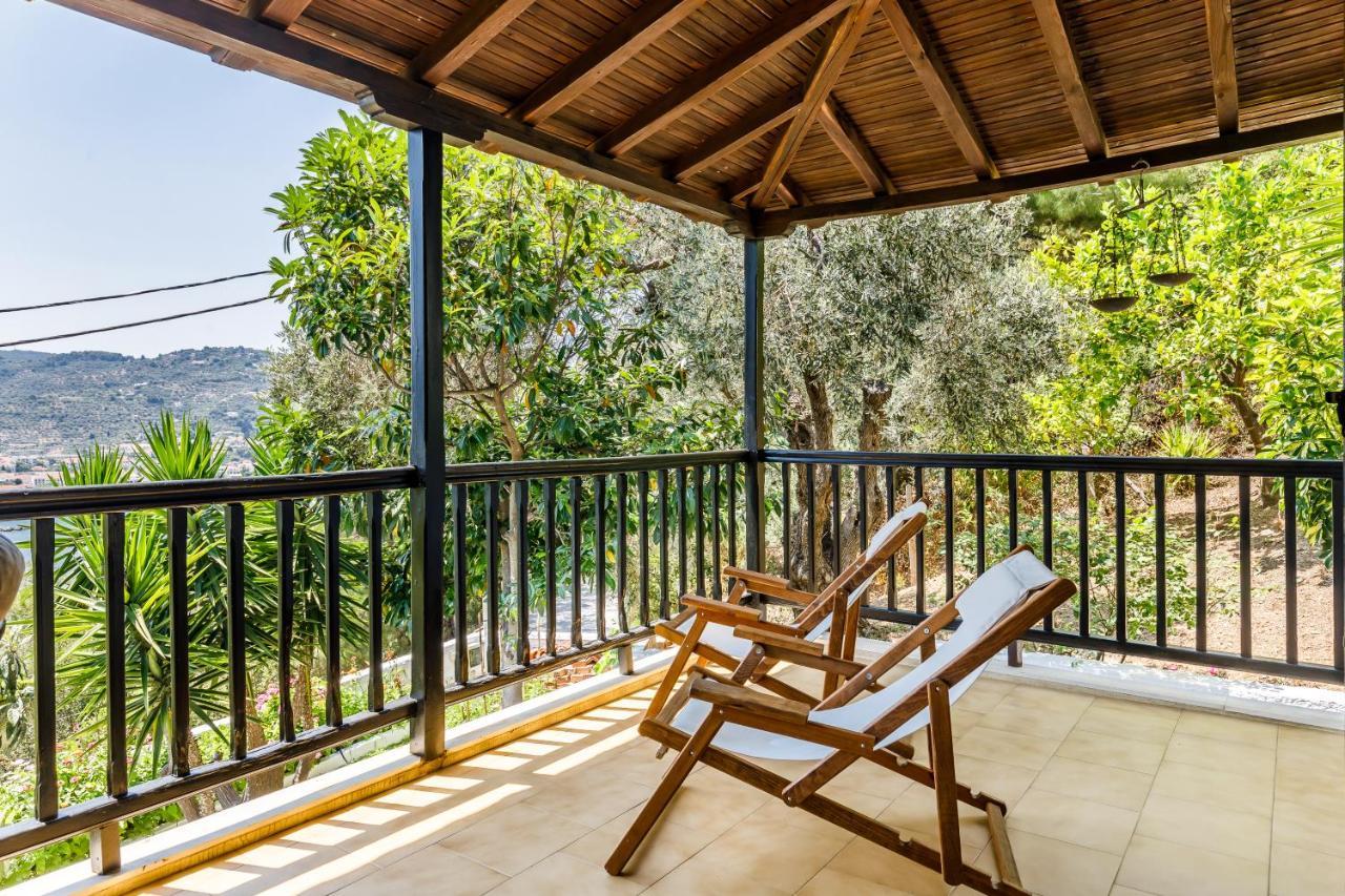 Ourania Apartment Skopelos Town Bagian luar foto