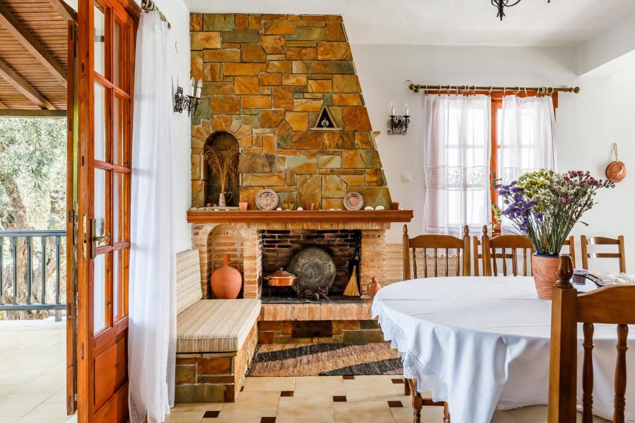 Ourania Apartment Skopelos Town Bagian luar foto
