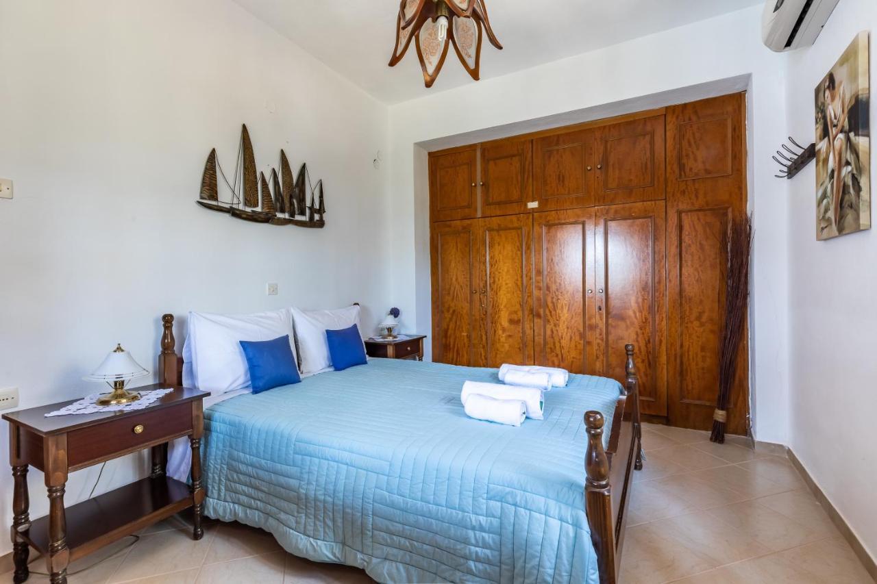 Ourania Apartment Skopelos Town Bagian luar foto